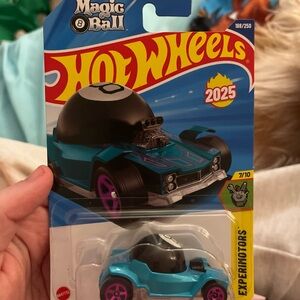 Hot Wheels 2025 DECIDEDLY GO, Experimotors, Magic 8 Ball, Lucky Number 8